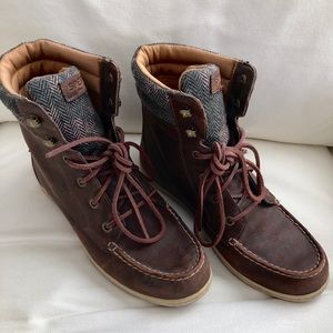Sperry boots
